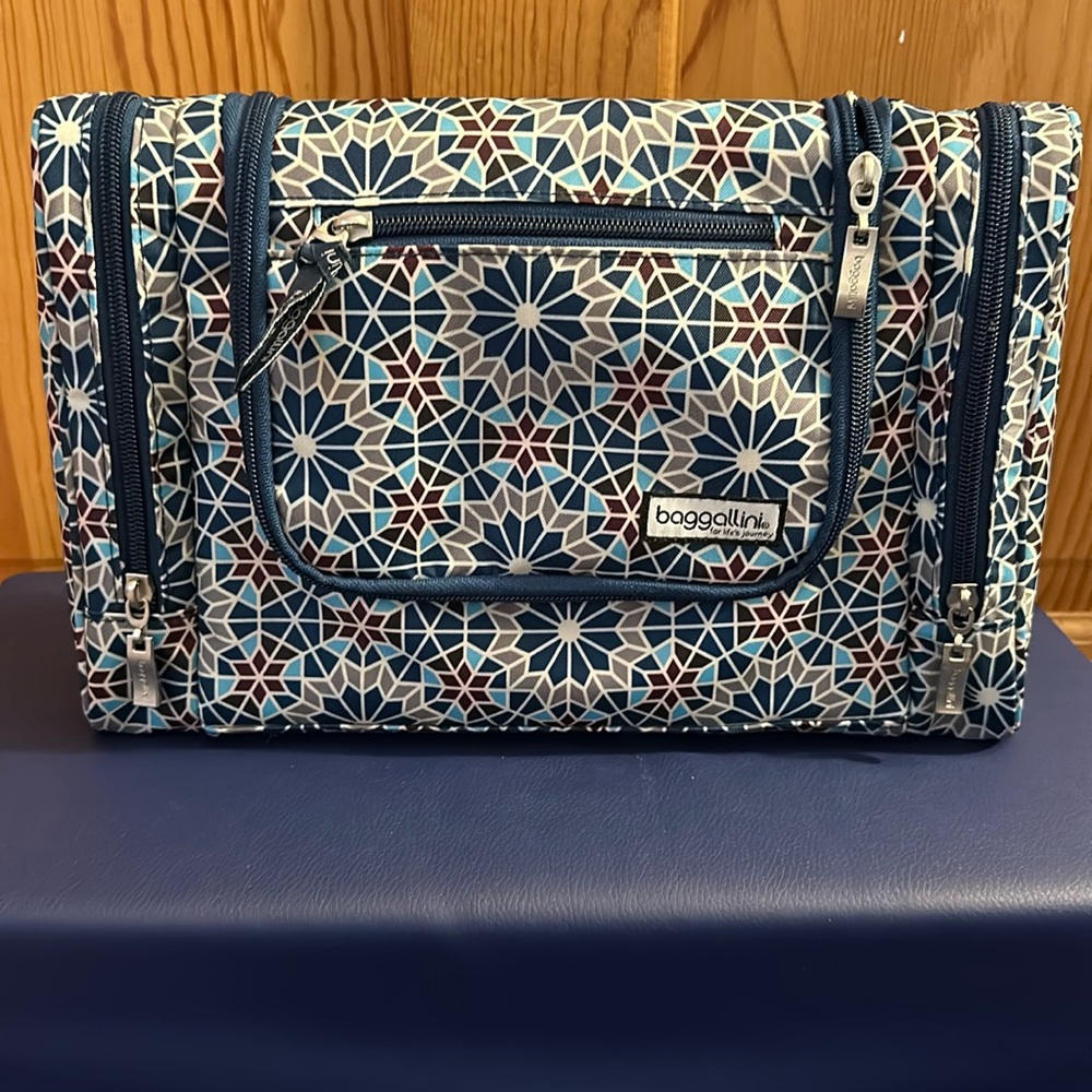 Baggallini Toiletry Kit